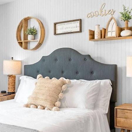 One-Of-A-Kind Smart, Cookie Themed Home For Up To 6 Clarksville Luaran gambar
