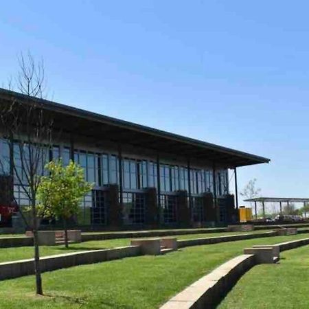 One-Of-A-Kind Smart, Cookie Themed Home For Up To 6 Clarksville Luaran gambar