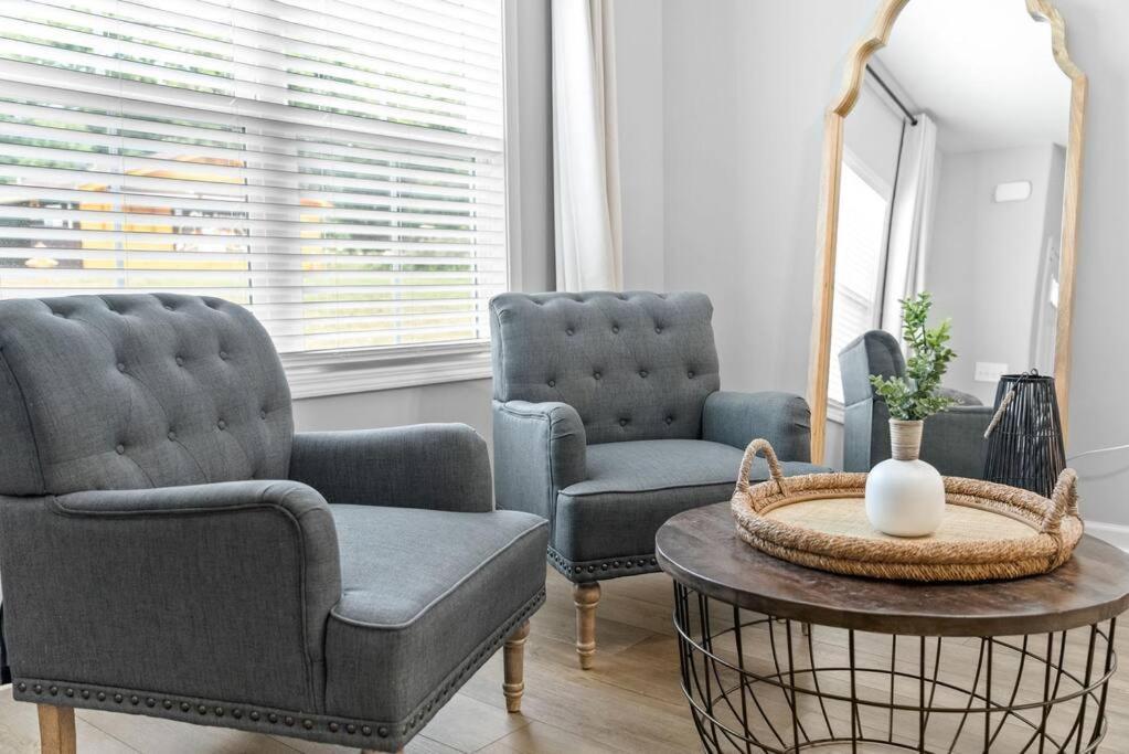 One-Of-A-Kind Smart, Cookie Themed Home For Up To 6 Clarksville Luaran gambar