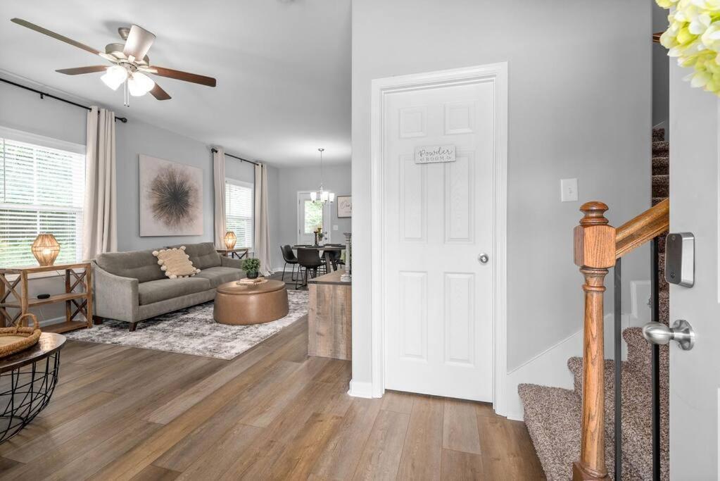 One-Of-A-Kind Smart, Cookie Themed Home For Up To 6 Clarksville Luaran gambar