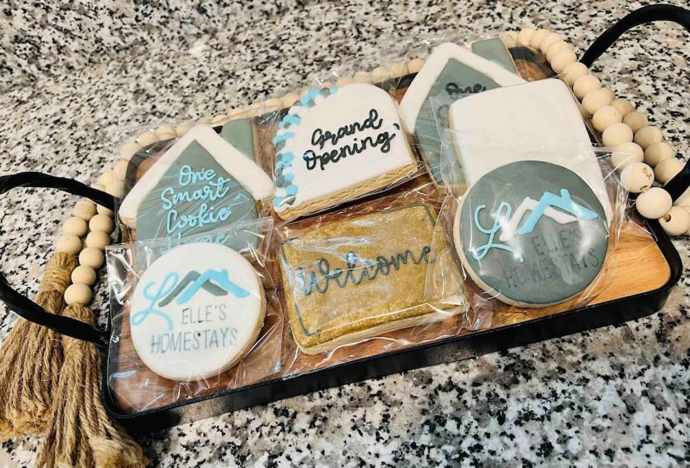 One-Of-A-Kind Smart, Cookie Themed Home For Up To 6 Clarksville Luaran gambar